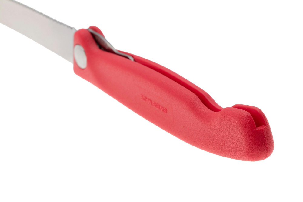 Victorinox Swiss Classic skládací svačinový vlnkovaný nůž červený 11 cm